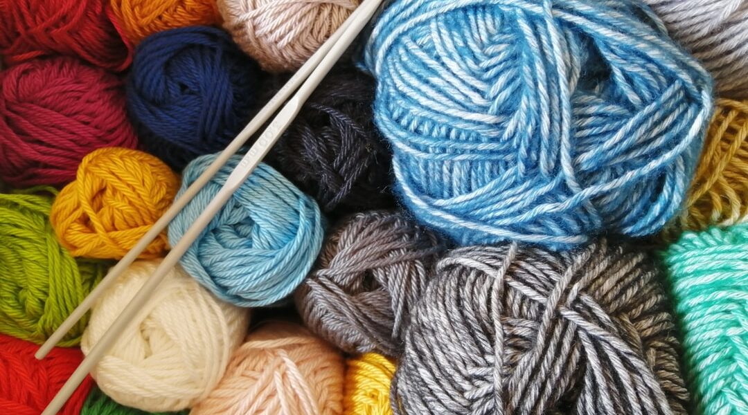 Strikking: En Guidet Reise Gjennom Kunnskap, Tekniske Ferdigheter og Bærekraft